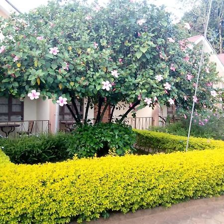 The Royal Pentagon Hotel Hoima Kültér fotó
